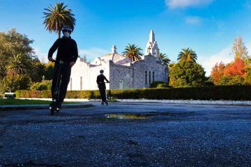 Ruta por Galicia en furgoneta camper visitando O Grove y la isla de la Toja con patinetes elรฉctricos