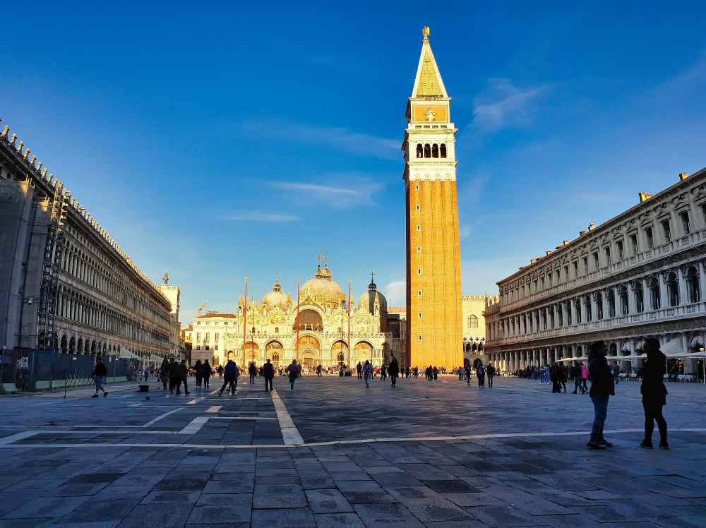 Plaza de San Marcos con la Basílica - Venecia en furgoneta camper