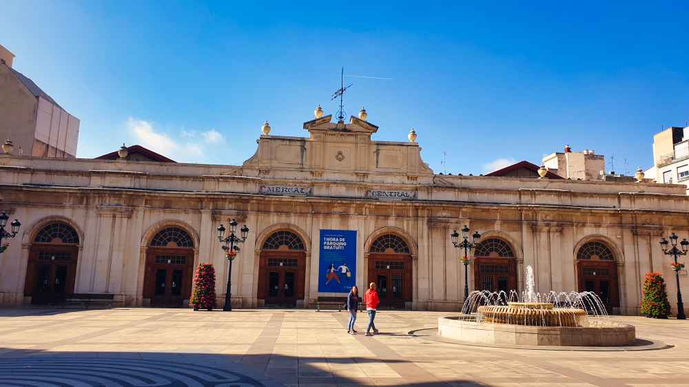 Mercado Central en la Plaza Mayor de Castellón - Van and to Discover