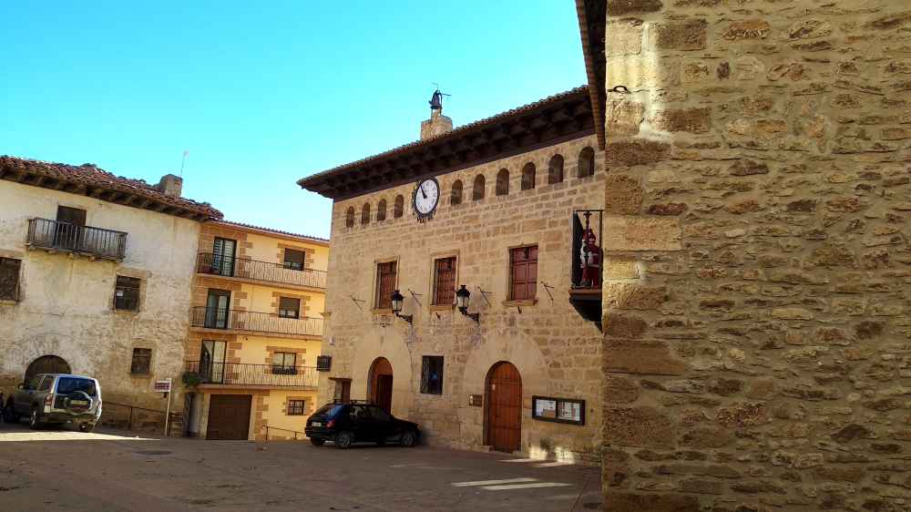 Ayuntamiento de Olocau del Rey - Van and to Discover