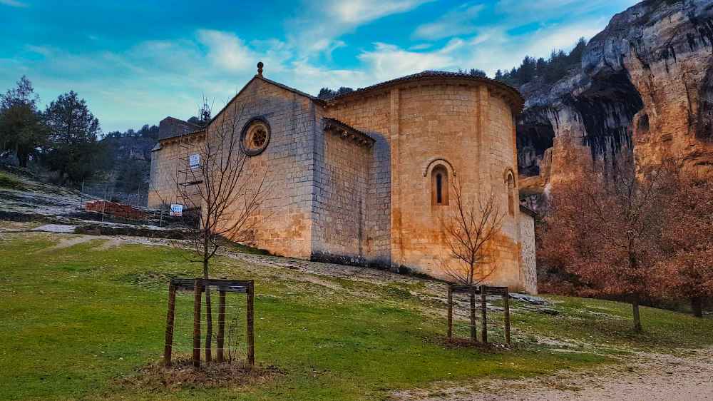 Ermita románica de San Bartolomé en el Cañón del Río Lobos - Ruta de Van and to Discover por los mejores lugares que ver en Soria en furgoneta camper