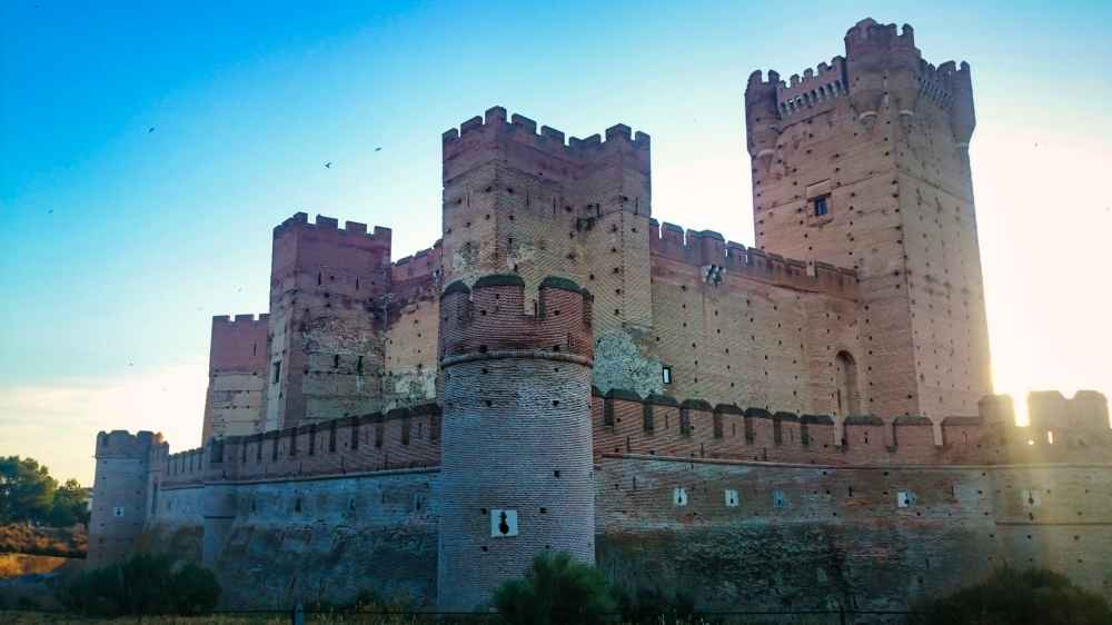 Panorámica del Castillo de la Mota uno de los mejores castillos de España - Van and to Discover visitando Medina del Campo en furgoneta camper