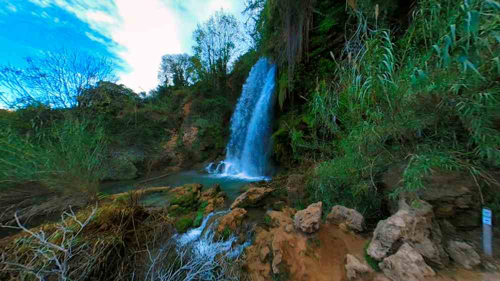 Cascadas de Anna en furgoneta camper