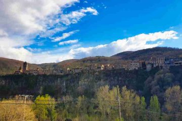 Castellfollit de la Roca en furgoneta camper