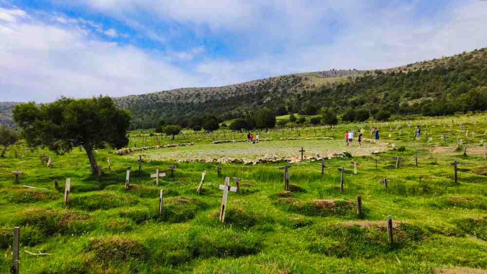 Cruces del Cementerio de Sad Hill - Van and to Discover