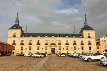 Fachada del Palacio Ducal de Lerma - Pueblos más bonitos de Burgos en furgoneta camper