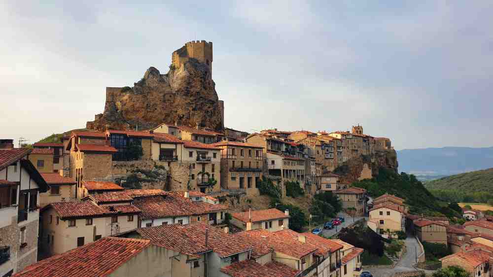 Casco histórico y castillo de Frías - Pueblos más bonitos de Burgos en furgoneta camper