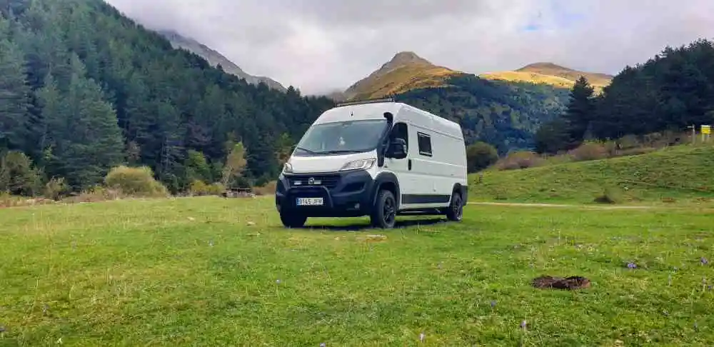 Furgoneta camperizada por Van and to Discover