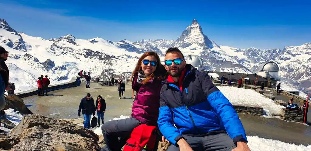 Juanma y Elena Van and to Discover
