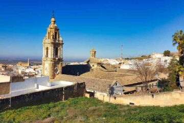 Ruta por la provincia de Sevilla en furgoneta camper con vistas se la Colegiata de Osuna